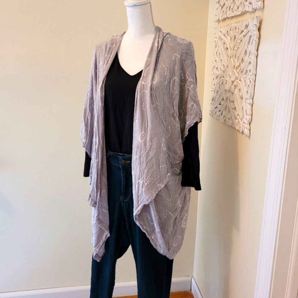 Loft s,OS,gray/wht floral kimono